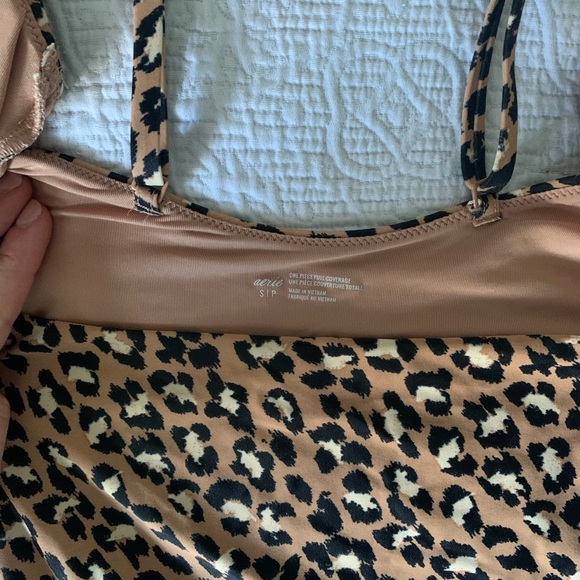 Aerie leopard wrap one-piece swimsuit - Picture 8 of 10
